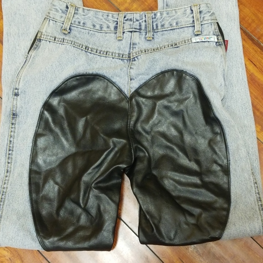 VINTAGE JEANS WTH A HEART SHAPE ON THE BACKSIDE - Picture 7 of 16